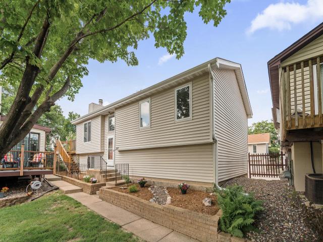 3547 Pilgrim Lane N Minneapolis MN 55441 - MLS# 6762062
