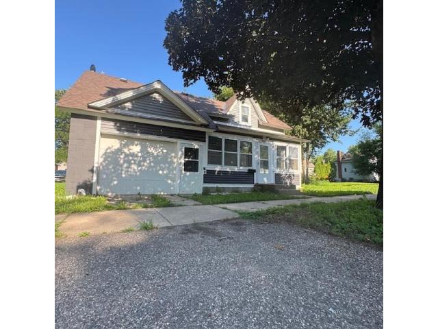 915 3rd Avenue NW Faribault MN 55021 - MLS# 6762693
