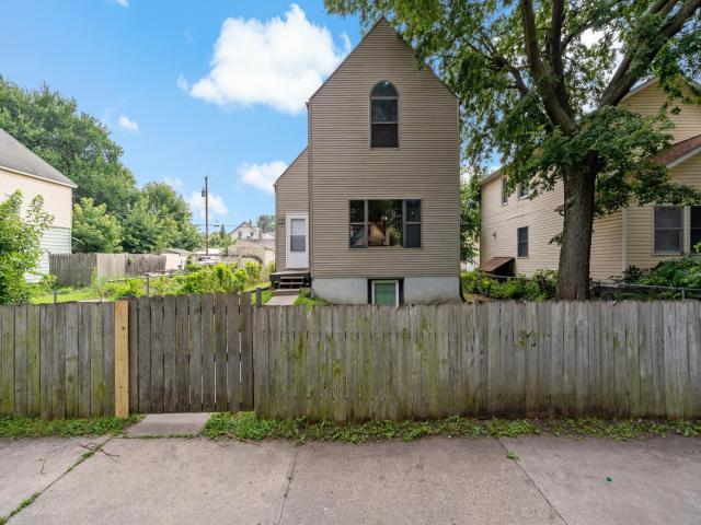 110 Winnipeg Avenue Saint Paul MN 55117 - MLS# 6763525