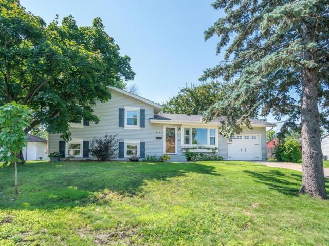 9425 Northwood Parkway Minneapolis MN 55427 - MLS# 6763744