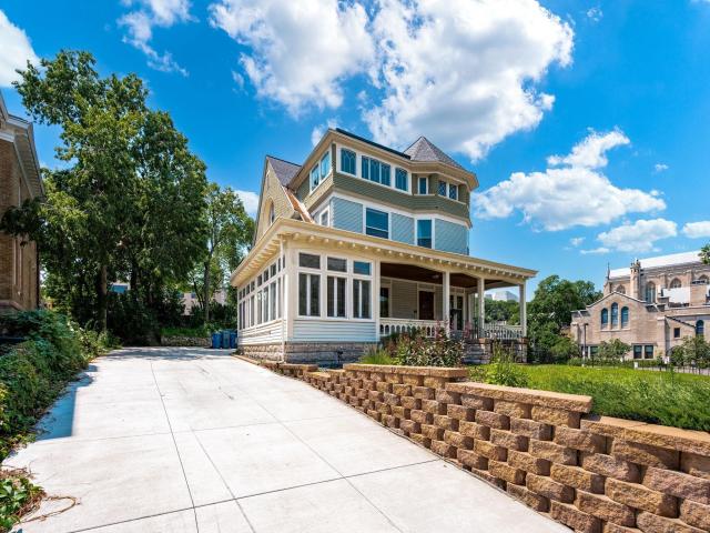 425 Oak Grove Street Minneapolis MN 55403 - MLS# 6764149