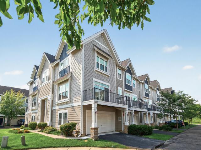 15533 Eagle Shore Drive Unit 806 Apple Valley MN 55124 - MLS# 6764359