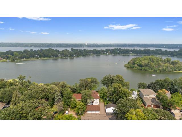1701 W Medicine Lake Drive Minneapolis MN 55441 - MLS# 6764813