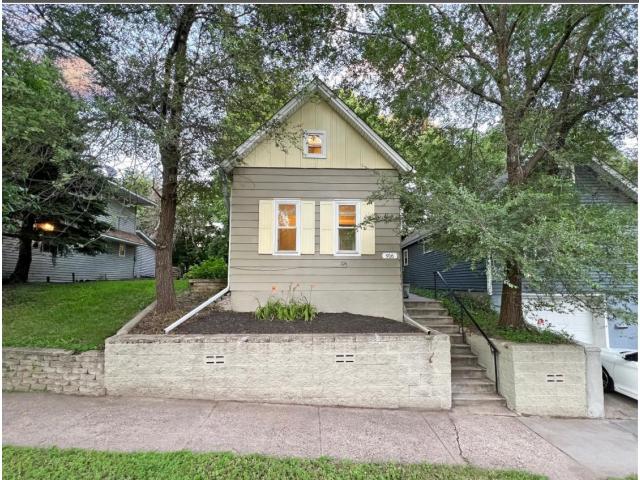 916 Farrington Street Saint Paul MN 55117 - MLS# 6765332