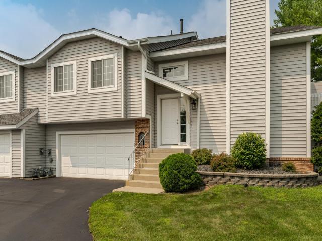 2822 Riverwood Lane NW Rochester MN 55901 - MLS# 6765387
