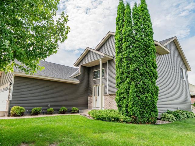 1406 English Avenue NW New Prague MN 56071 - MLS# 6765428