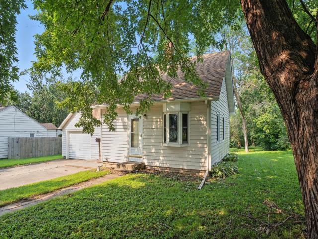 1427 Baxter Avenue N Glencoe MN 55336 - MLS# 6765830