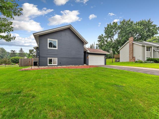 1674 Walnut Lane Eagan MN 55122 - MLS# 6765954