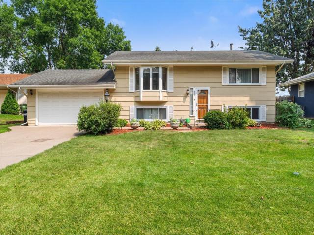 657 Mccallum Drive Saint Paul MN 55112 - MLS# 6766169