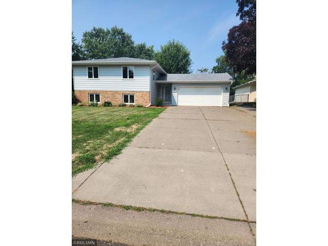 2911 Bartelmy Lane Saint Paul MN 55109 - MLS# 6766320
