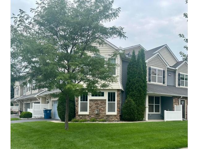 1952 Commonwealth Boulevard Unit 5 Chanhassen MN 55317 - MLS# 6766780