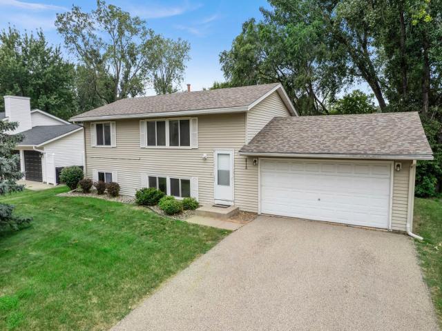 2115 Cliffview Drive Eagan MN 55122 - MLS# 6767254