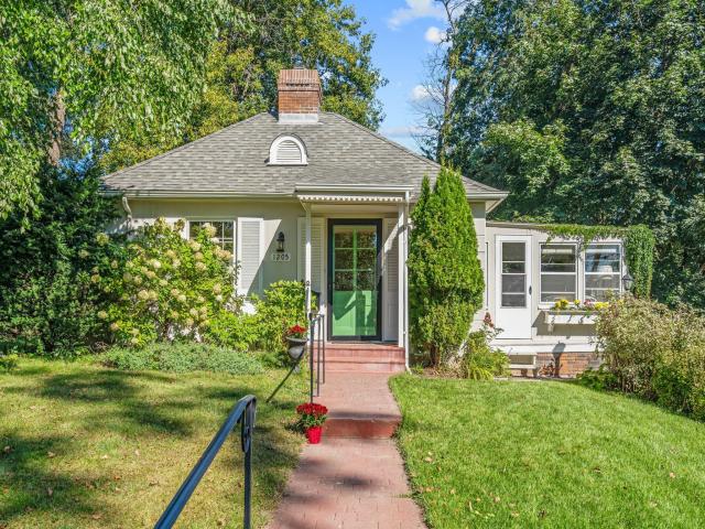 1205 Eleanor Avenue Saint Paul MN 55116 - MLS# 6767539