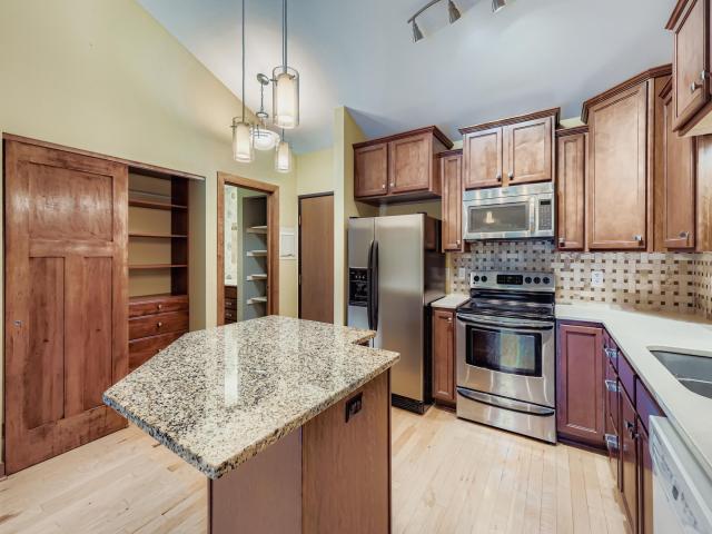 3850 Plymouth Boulevard Unit 318 Minneapolis MN 55446 - MLS# 6767948