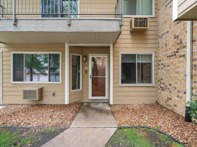 2260 Ridge Drive Unit 12 Minneapolis MN 55416 - MLS# 6768302