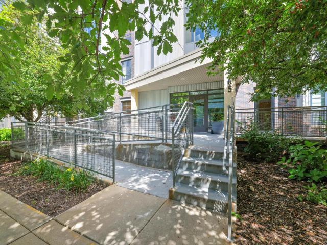 2565 Franklin Avenue Unit 207 Saint Paul MN 55114 - MLS# 6768337