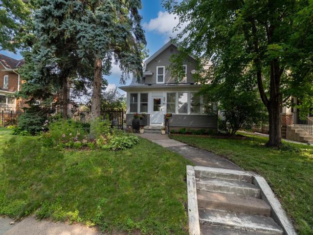 987 Wakefield Avenue Saint Paul MN 55106 - MLS# 6768413