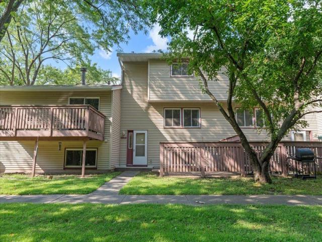 4788 Grenwich Way N Saint Paul MN 55128 - MLS# 6768462