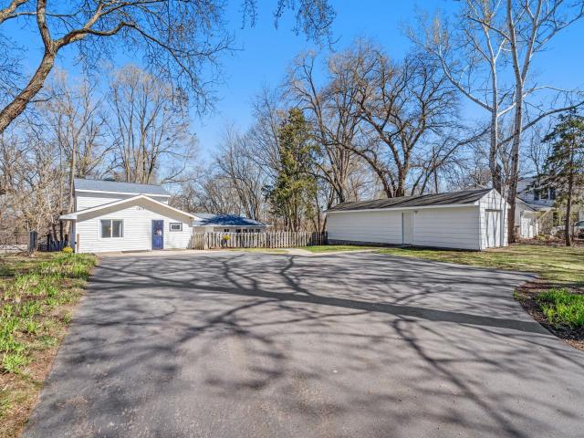1812 Oakview Lane N Plymouth MN 55441 - MLS# 6768489