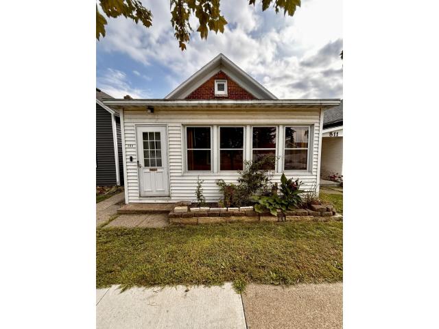 813 E Mark Street Winona MN 55987 - MLS# 6768728