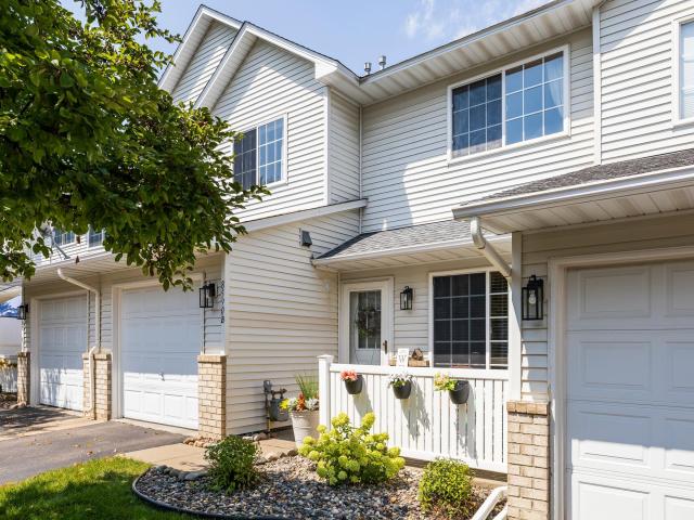 8590 Quarry Ridge Lane Unit B Saint Paul MN 55125 - MLS# 6768815