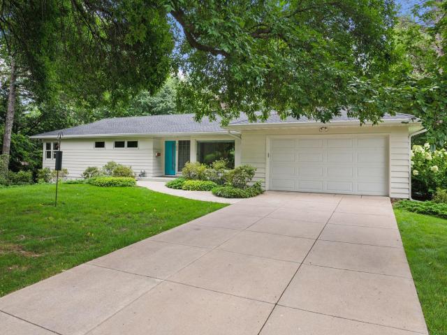 105 Westwood Drive S Golden Valley MN 55416 - MLS# 6769741