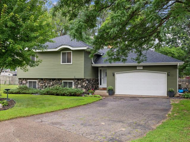 2613 Woodale Drive Saint Paul MN 55112 - MLS# 6769841