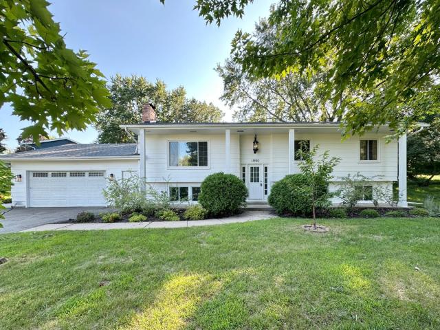 11900 Highland View Circle Burnsville MN 55337 - MLS# 6769997