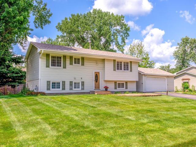 10701 Sunset Road N Minneapolis MN 55443 - MLS# 6770646