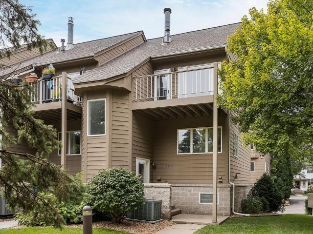 2827 Kenwood Isles Drive Minneapolis MN 55408 - MLS# 6770707
