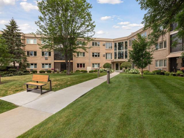 4350 Brookside Court Unit 215 Minneapolis MN 55436 - MLS# 6770907
