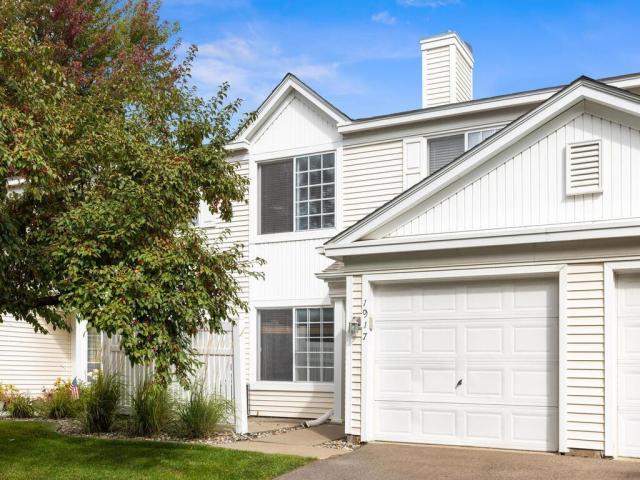 1917 Jan Echo Trail Saint Paul MN 55122 - MLS# 6771694