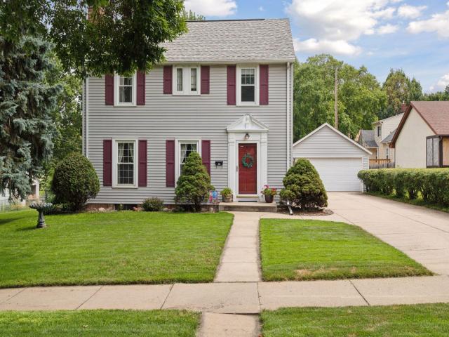 727 Holmes Street S Shakopee MN 55379 - MLS# 6772090