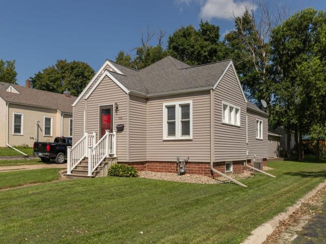 928 Bridge Avenue Albert Lea MN 56007 - MLS# 6772131