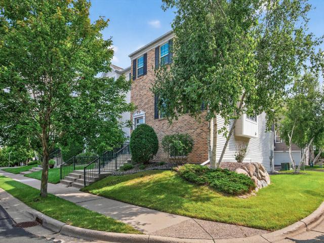 15591 June Grass Lane Eden Prairie MN 55347 - MLS# 6772149