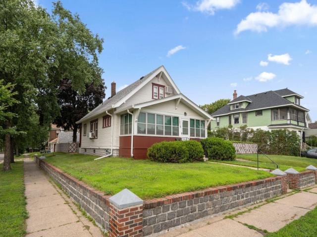 1019 Virginia Street Saint Paul MN 55117 - MLS# 6772167
