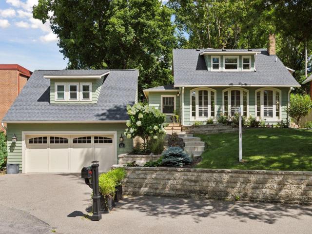 126 Circle A Drive S Wayzata MN 55391 - MLS# 6772469
