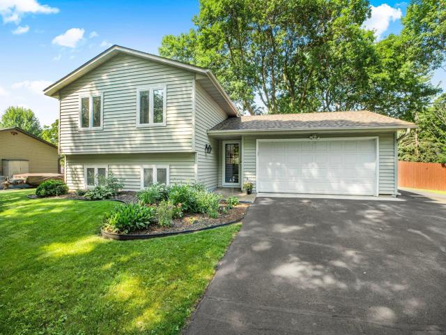 10255 Quaker Lane N Maple Grove MN 55369 - MLS# 6772498