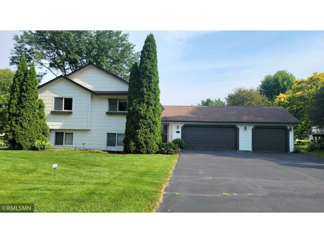 936 Bluff Pointe Drive Chaska MN 55318 - MLS# 6772578