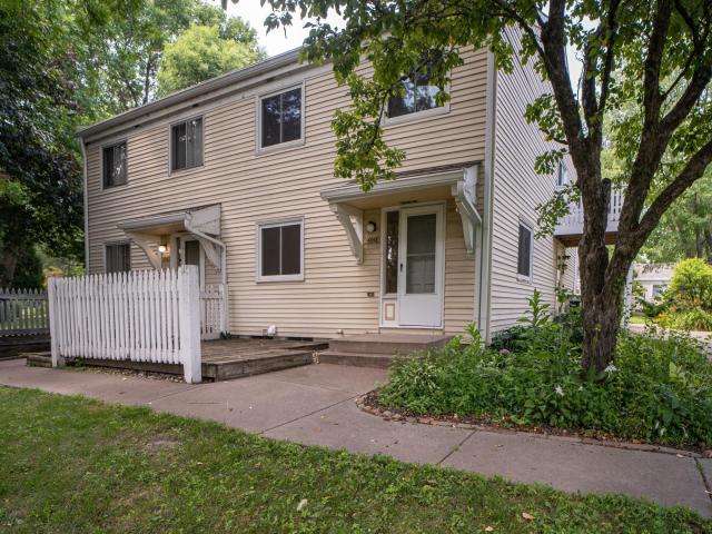 4848 Grenwich Trail N Saint Paul MN 55128 - MLS# 6772687