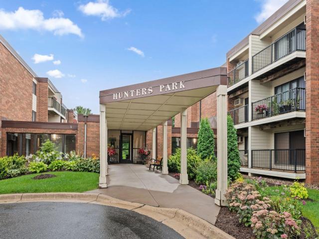 4 Pine Tree Drive Unit 223 Saint Paul MN 55112 - MLS# 6773837