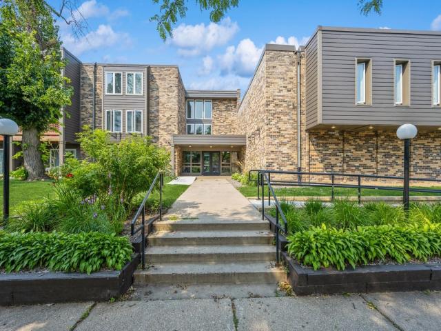 450 Ford Road Unit 101 Minneapolis MN 55426 - MLS# 6774071