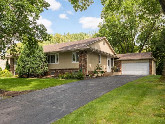5315 Malibu Drive Edina MN 55436 - MLS# 6774332