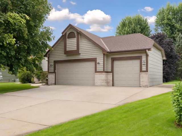 462 Hawthorn Road Lino Lakes MN 55014 - MLS# 6774581