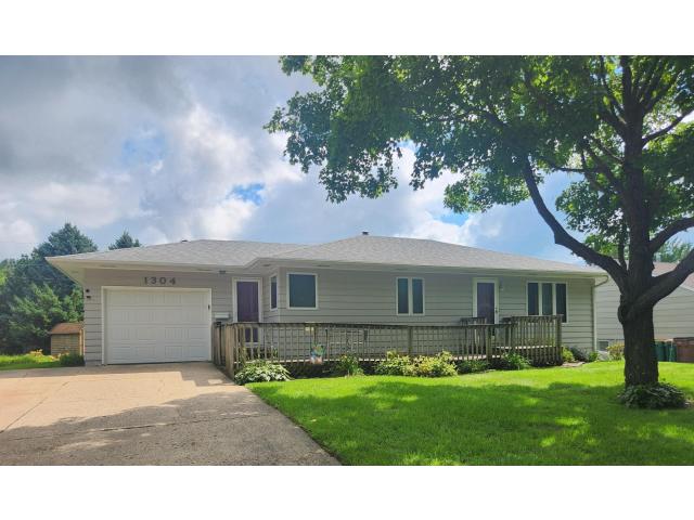 1304 Crestview Road Albert Lea MN 56007 - MLS# 6775047