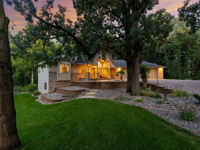 2043 Eaglewood Drive Shakopee MN 55379 - MLS# 6775411