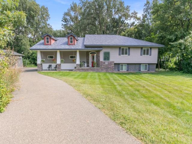 3330 Victoria Street N Shoreview MN 55126 - MLS# 6775625