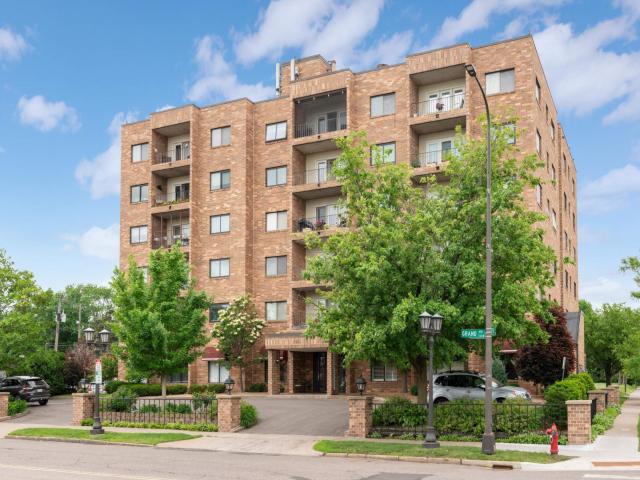 745 Grand Avenue Unit 404 Saint Paul MN 55105 - MLS# 6776020