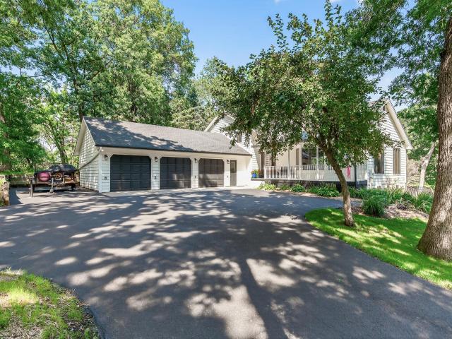 8727 Demontreville Trail N Lake Elmo MN 55042 - MLS# 6776276