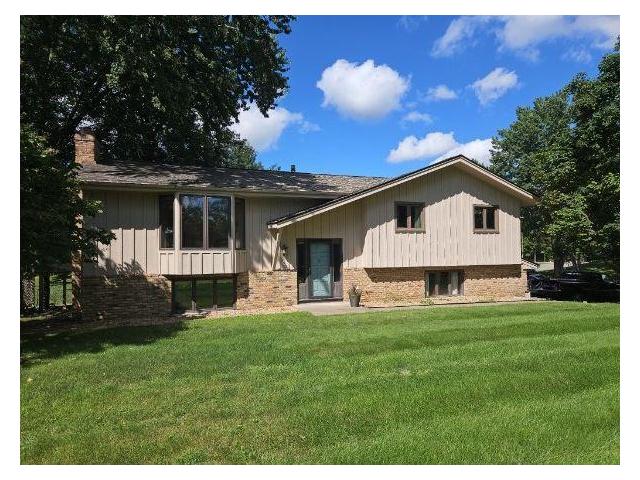 1052 Oak Circle Wayzata MN 55391 - MLS# 6776310